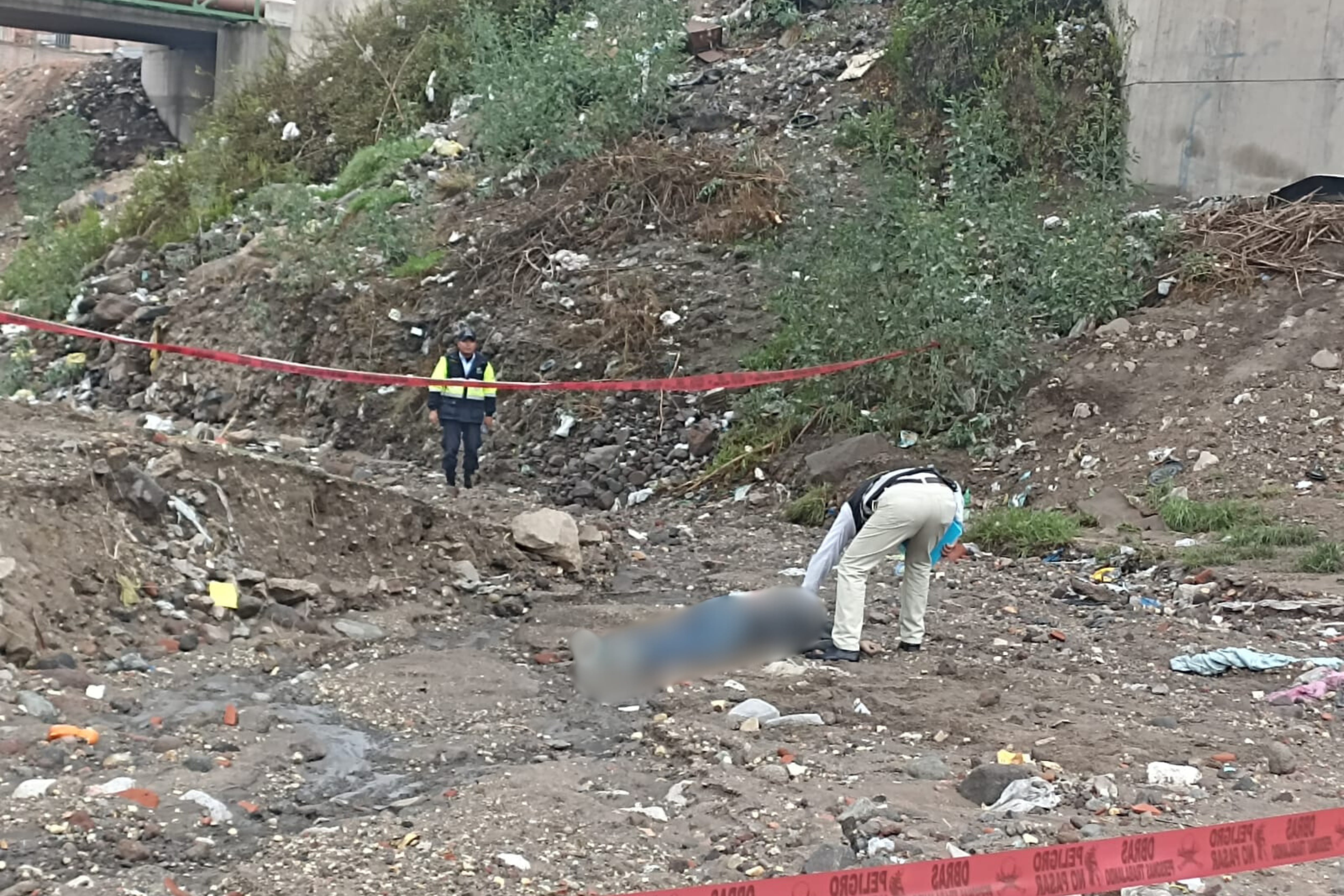 Encuentran cuerpo de joven debajo del puente Añashuayco, en Cerro Colorado. Foto: PNP.