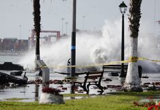 Continúan fuertes oleajes en el Callao: Se inundó la Plaza Grau (FOTOS)