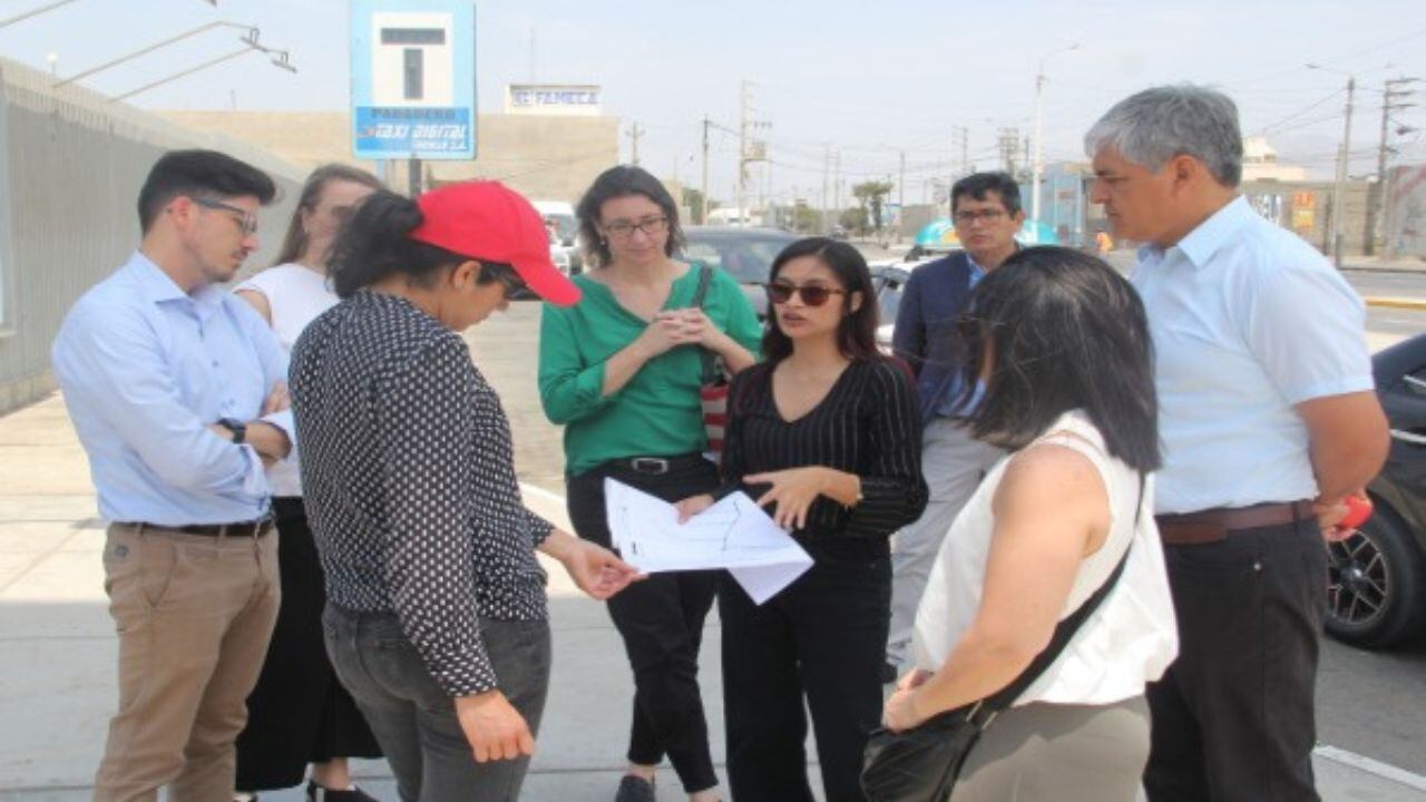 Así lo destaca el gerente general del TMT, Víctor Hugo del Carpio, quien se reunió con representantes de estos grupos que apuntan a modernizar el sistema. En conclusiones de encuentro se vio la necesidad de reducir en más del 50% las rutas urbanas.