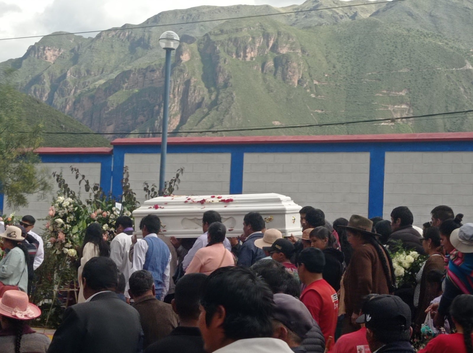 La Fiscalía abrió una investigación contra un médico y otros posibles responsables por homicidio, lesiones culposas y afectación a la salud pública agravada en el caso de cirugías realizadas en la clínica O2.