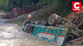 Oxapampa: Camión cae al río y deja un fallecido