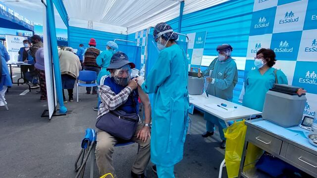 Vacunación a mayores de 70 años empieza este jueves en 13 distritos de Arequipa