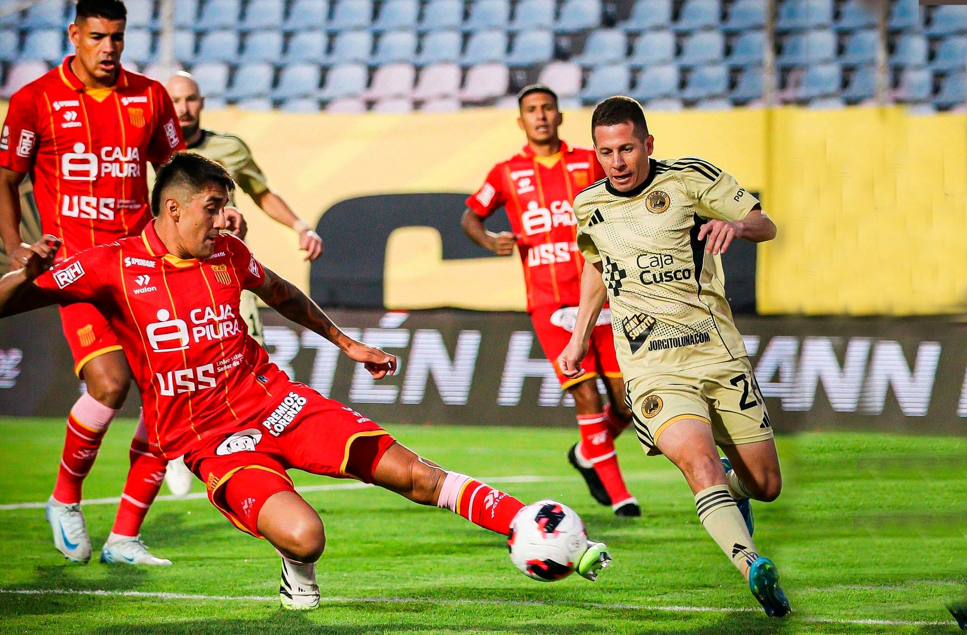Los albos de Gerardo Ameli, sucumbieron ante los cusqueños por 1-0.