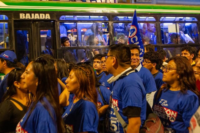 Debate electoral JNE: simpatizantes se concentran fuera del Centro de Convenciones en el último día