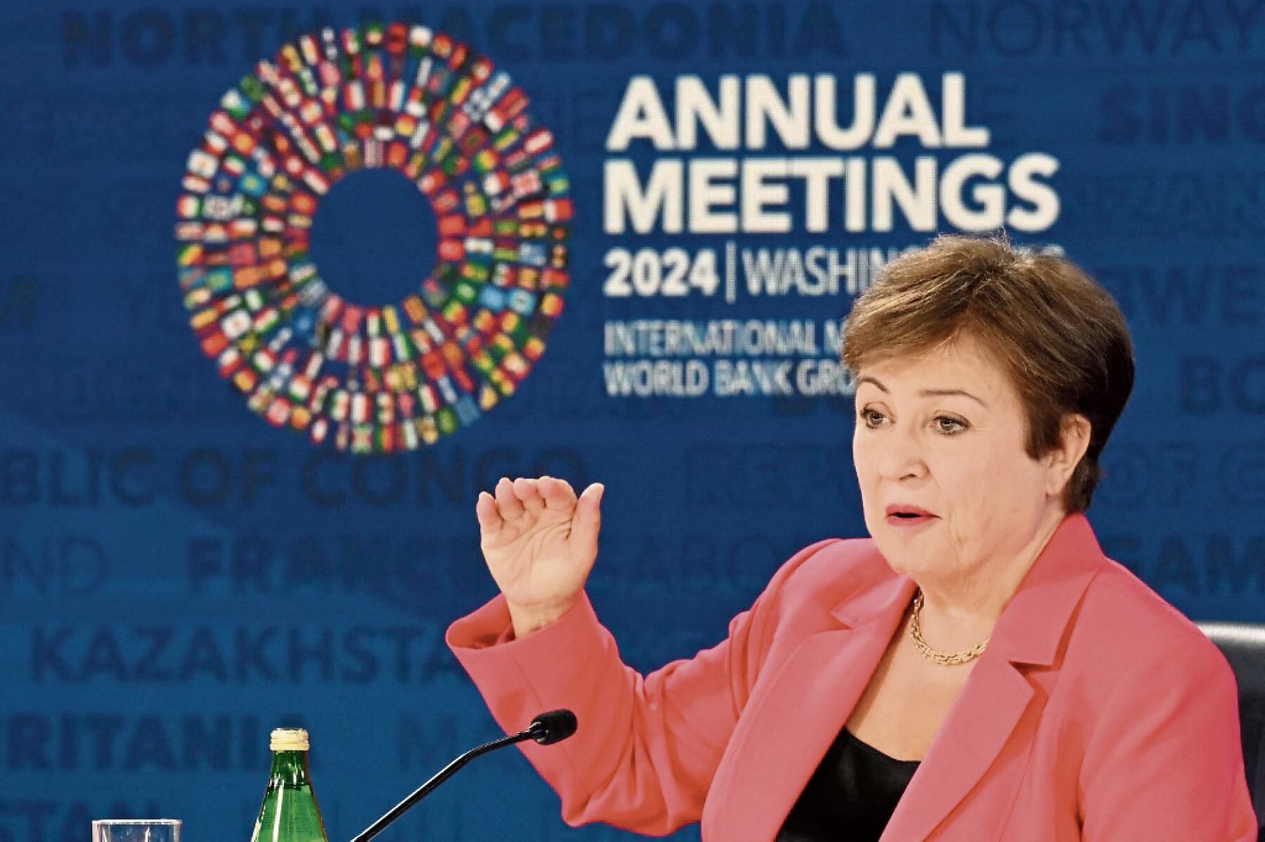 La directora gerente del Fondo Monetario, Kristalina Georgieva, Internacional también instó a los lídedes del foro a mejorar su institucionalidad y gobernanza.