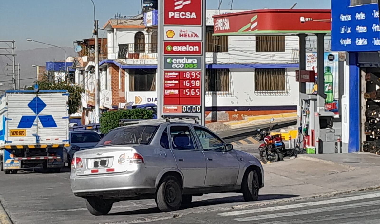 Correo recorrió diferentes puntos de la ciudad para conocer los precios de los combustibles. (Foto: Yorch Huamaní)