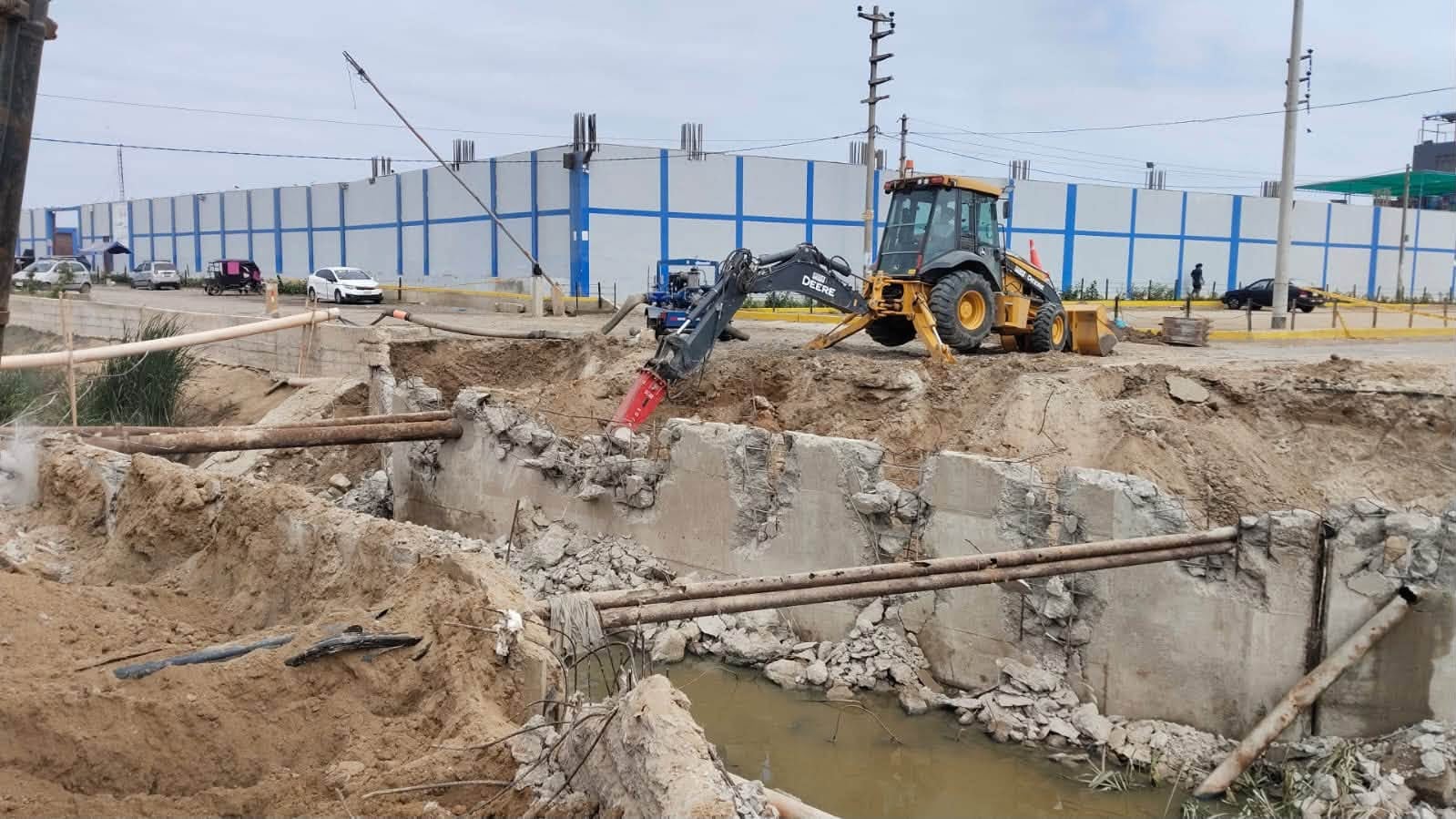 Transportistas con malestar por obra del GORE Lambayeque.