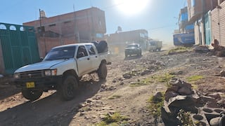 Puno: en medio de un violento enfrentamiento con los pobladores, policías decomisan mercadería de contrabando