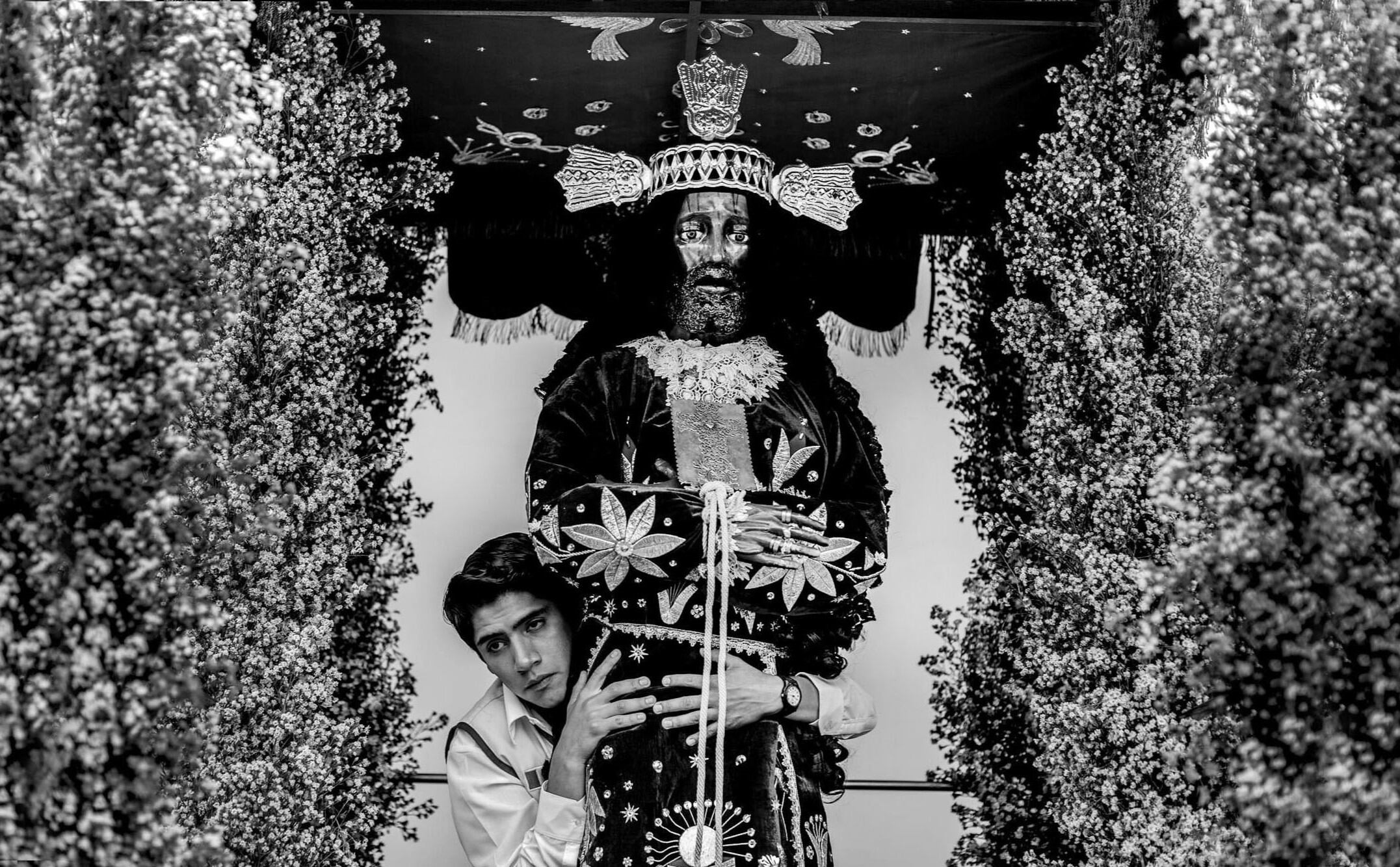 Sebastián Castañeda, reúne decenas de fotografías en su libro “Peregrinos”.