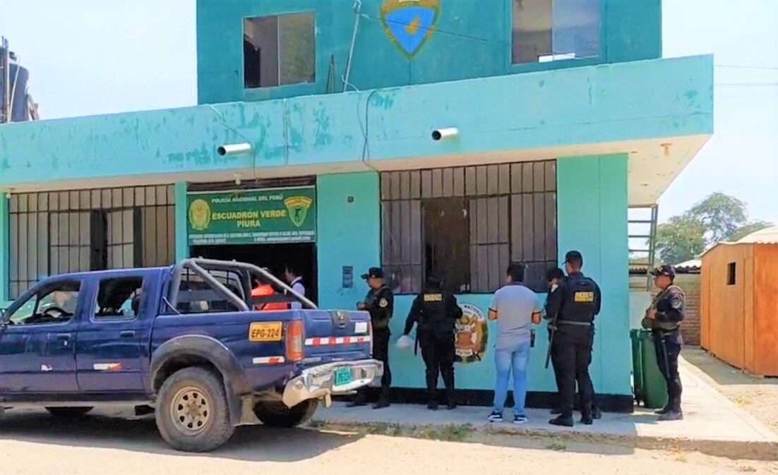 El policía estaba manipulando su arma cuando de manera repentina se le escapó un disparo que impactó en el cráneo de su colega. El herido se mantiene estable en el hospital.