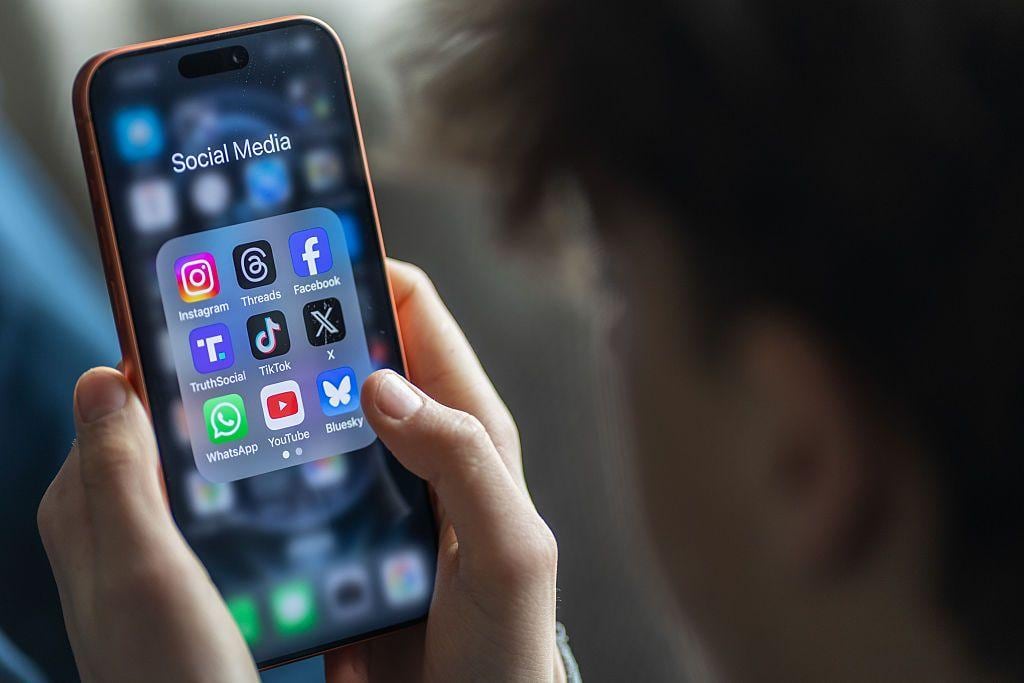 Juicio contra la tecnológica Meta, acusada de diseñar funciones en Instagram y Facebook que generan adicción en niños y adolescentes.