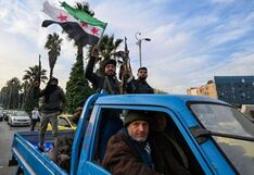 Cientos de refugiados sirios regresan al país tras declaración de Damasco como “libre” de Al Asad