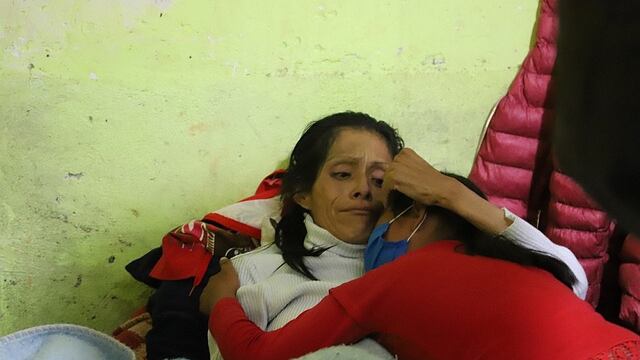 Mary, la niña de 10 años que cuida sola a su madre con diabetes, en Huancavelica
