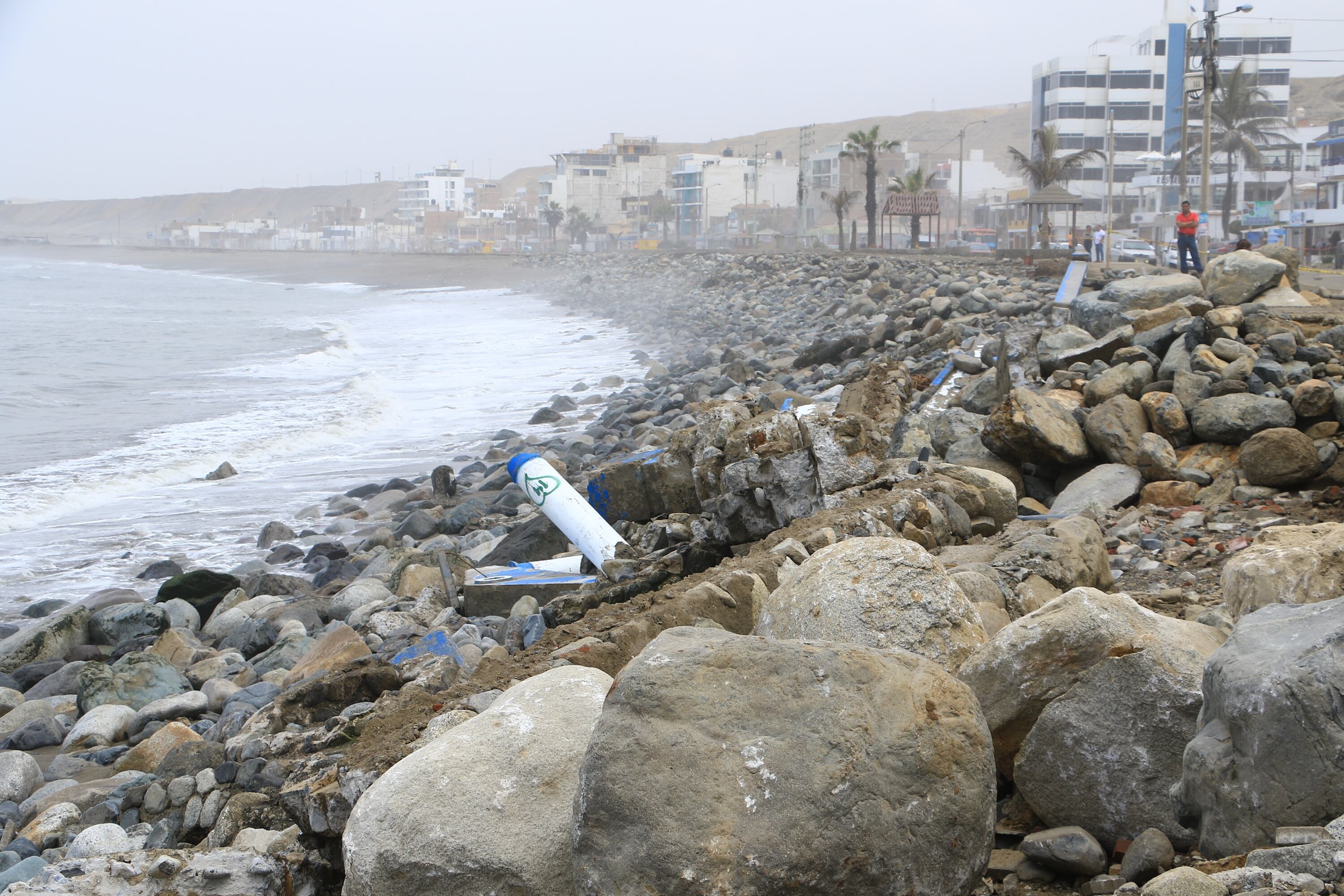 Ministerio de Transportes busca dar solución al problema de la erosión costera en los balnearios Las Delicias, Buenos Aires y Huanchaco.