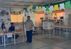 Gobernador regional de Ica, Jorge Hurtado, votó en la institución educativa Fermín Tangüis