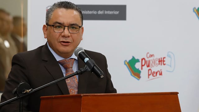 Revelan que el ministro del Interior, Juan José Santiváñez, tenía un contacto en la Diviac