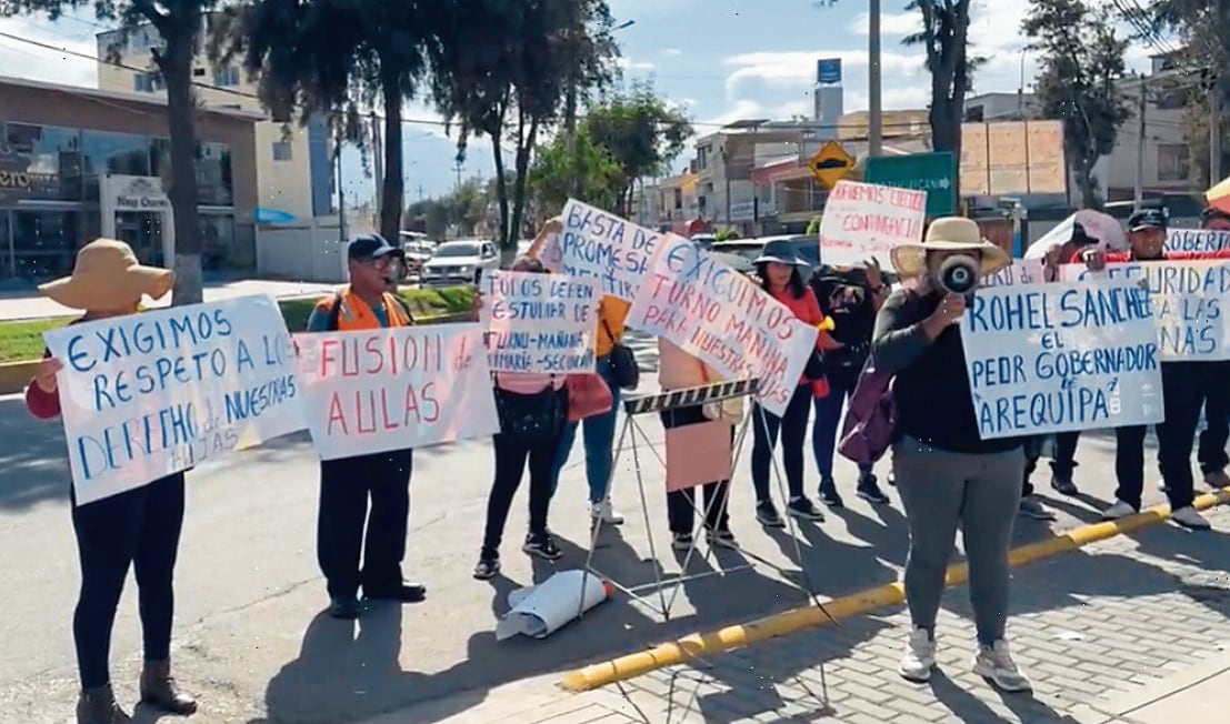 Padres de familia pidieron seguridad para sus hijos en colegios. Foto: GEC.
