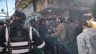 Entre empujones, y jaloneos incautan mercadería en damero comercial de Huancayo