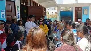 Huancayo: Padres se atrincheran en colegio negándose a entregar instrumentos musicales