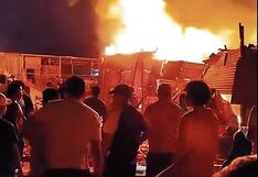 Piura: Incendio arrasa con 21 casas en Villa Caritas