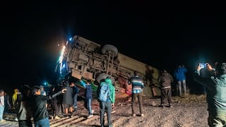La Libertad: Bus vuelca y queda al borde de un abismo