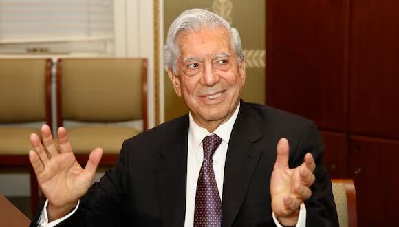 Mario Vargas Llosa, Premio Nobel de Literatura. (Photo by YURI GRIPAS / AFP)