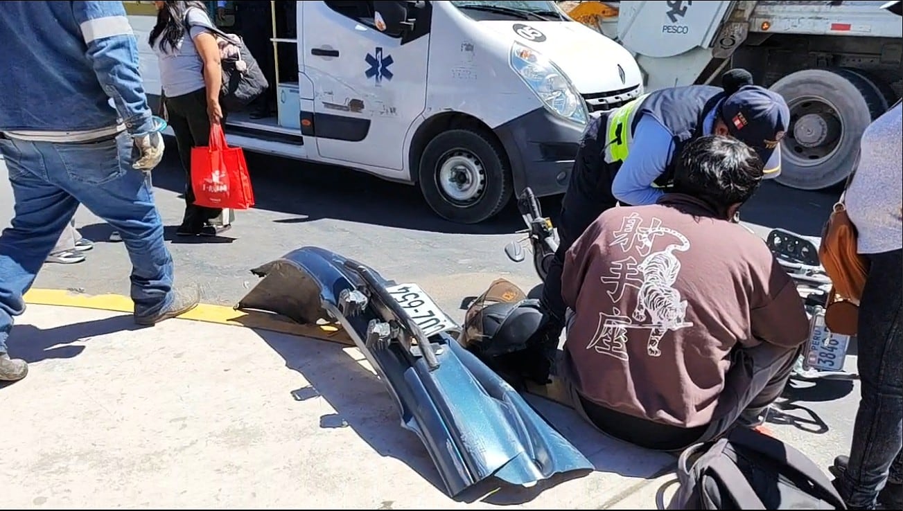 Accidente de tránsito en la vía Cuatro Carriles, distrito de Yura, Arequipa. Foto: Captura de video.