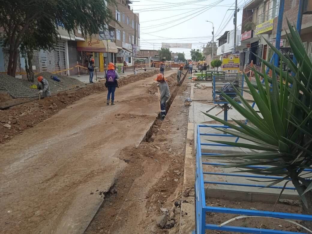 Tras gestión del alcalde de Huanchaco, Efraín Bueno, la empresa Quavii instalará 80 Km de redes de distribución que beneficiará a 6,000 familias.