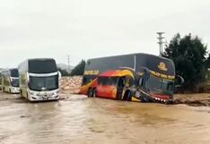 Huaico arrastra bus con 41 pasajeros en la Panamericana Sur, en Ica