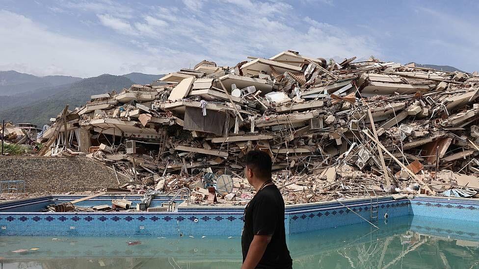 Edificios colapsados en el estado de La Guaira.