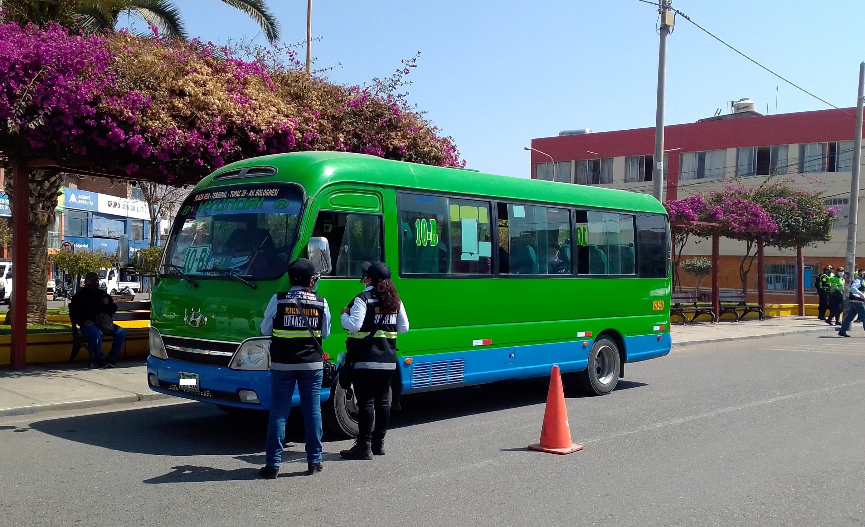 Los buses de la ruta 10B cubren el servicio de transporte entre el distrito Gregorio Albarracín y el Cercado