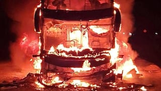 Piura: Pasajeros se salvan de morir tras incendio de bus de Cavassa