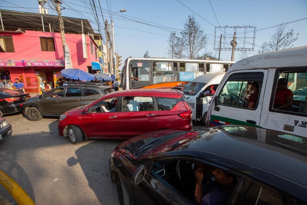 Elecciones 2026: caos vehicular en San Juan de Miraflores provoca largas esperas (GALERÍA)