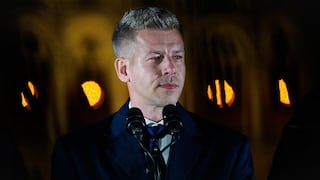 Péter Magyar promete una Hungría “libre y europea” tras derrotar a Viktor Orbán