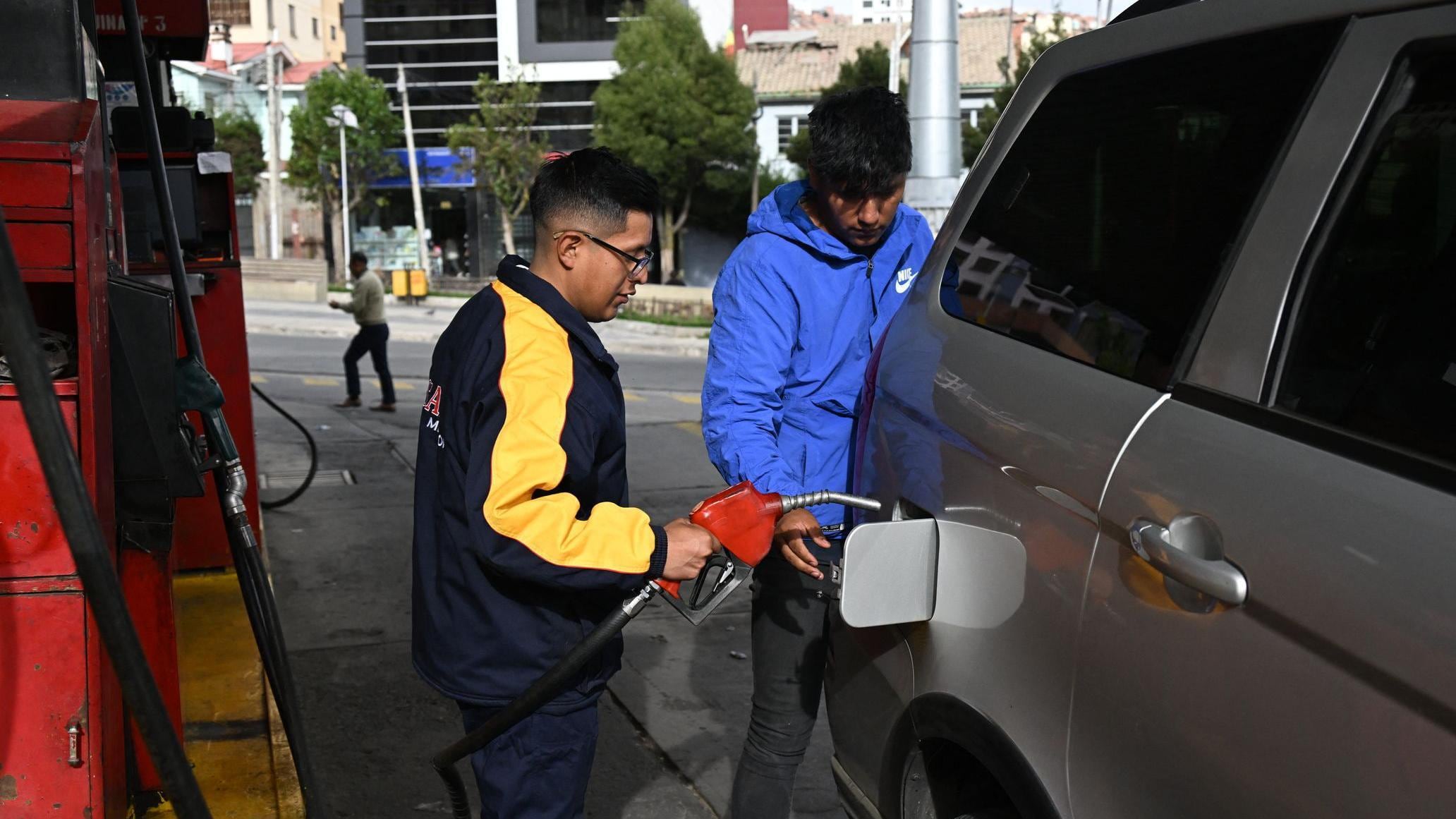El Decreto Supremo 5697 dispone una intervención extraordinaria y temporal de la petrolera estatal. El Ejecutivo busca revisar la cadena logística, los volúmenes de distribución y posibles fallas de gestión.