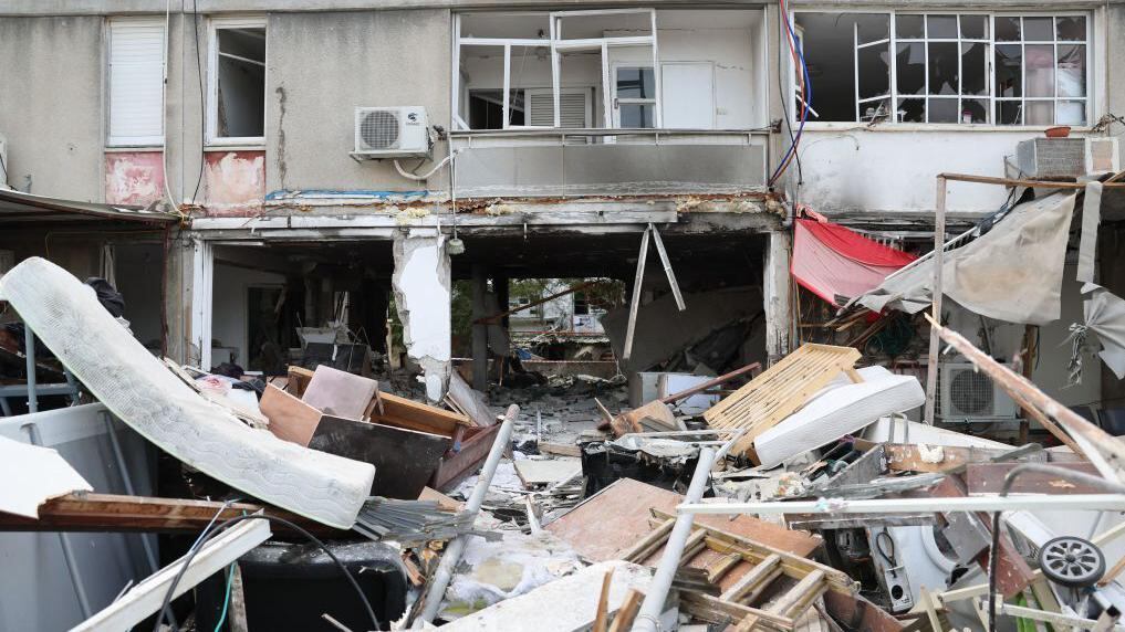 Edificio destruido Ashkelon, Israel, por el impacto de un misil lanzado por Hamás, desde la Franja de Gaza.