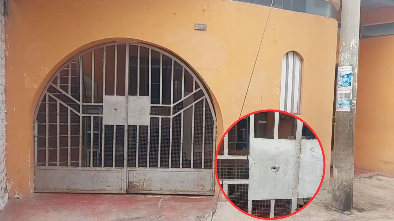 Dos balazos atravesaron la puerta principal y destrozaron una vitrina de vidrio. (Foto: Cosmos Noticias)
