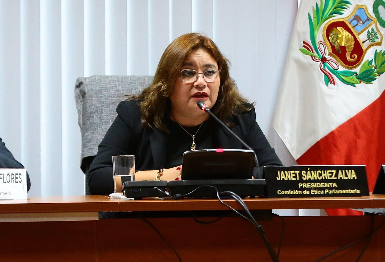 La excongresista Janet Sánchez, expresidenta de la Comisión de Ética, cuestionó que el grupo tenga "niños" y "mochasueldos". (Foto: Congreso)