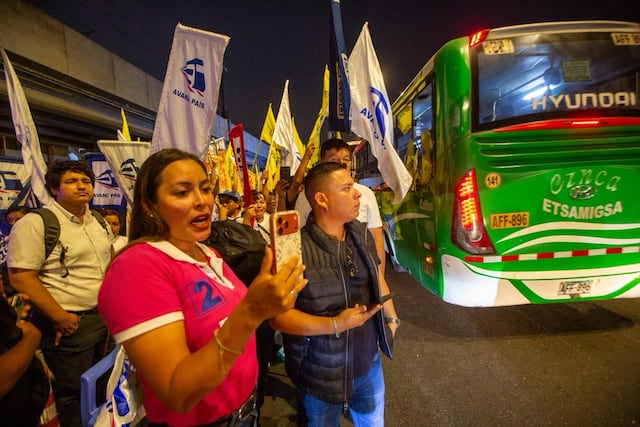 Debate electoral JNE: simpatizantes se concentran fuera del Centro de Convenciones en el último día