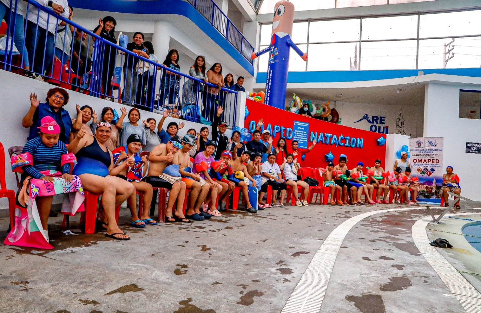 Personas con discapacidad participan en curso de natación gratuito en Arequipa. Foto: Municipalidad Provincial de Arequipa.