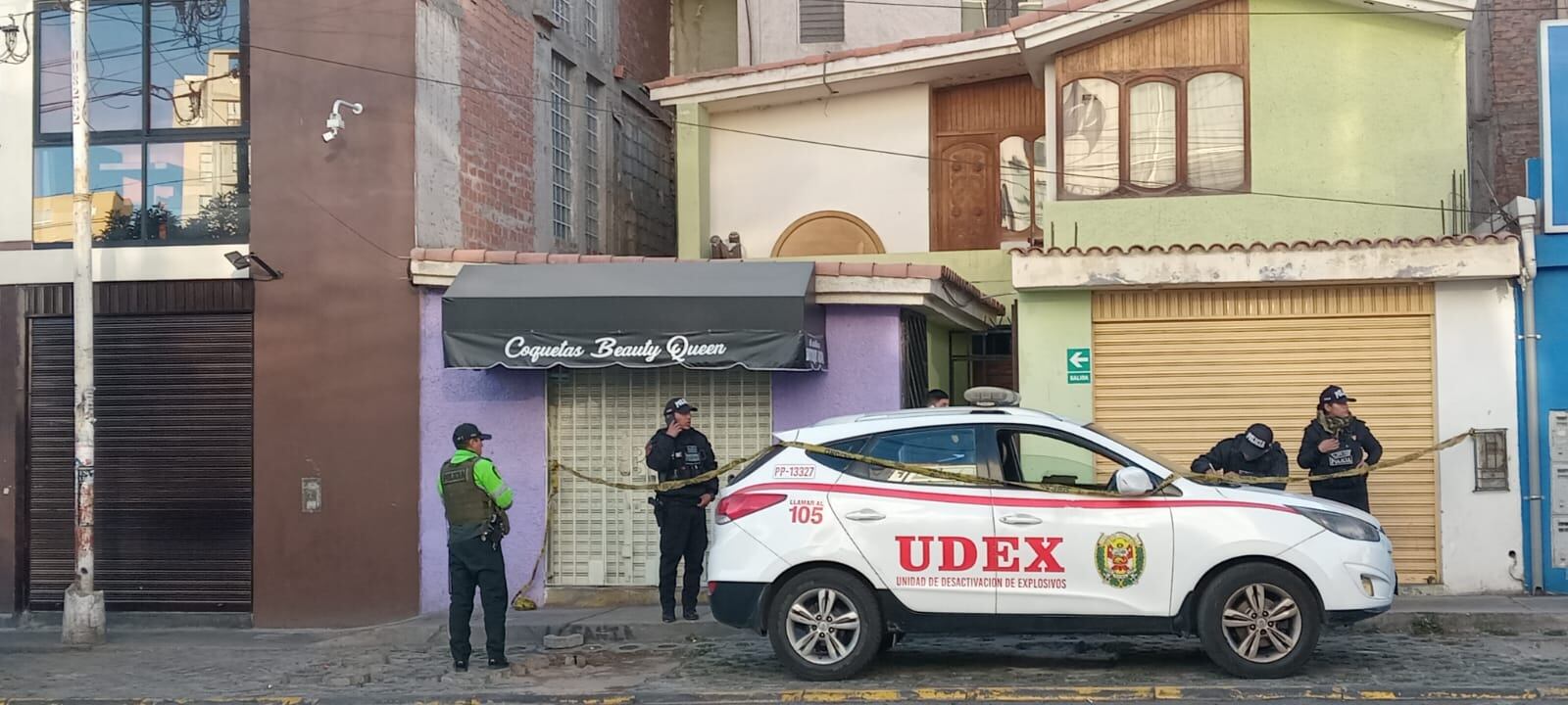 Policías de Udex llegaron a la vivienda. Foto: GEC.