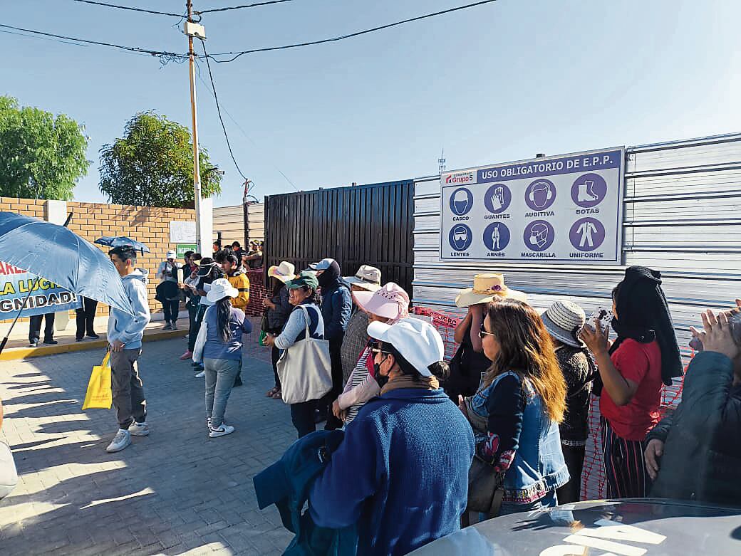 Vecinos se quejan por corte de agua. Foto: GEC