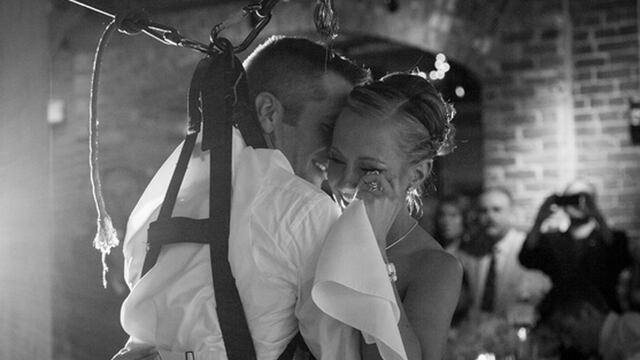 FOTOS: Hombre parapléjico sorprendió a su novia con un conmovedor baile para la boda