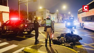 Cercado de Lima: motociclista falleció tras impactar contra una camioneta en la avenida Alfonso Ugarte