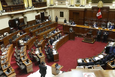 Congreso aprueba voto de confianza al gabinete de Luis Arroyo con 56 votos a favor