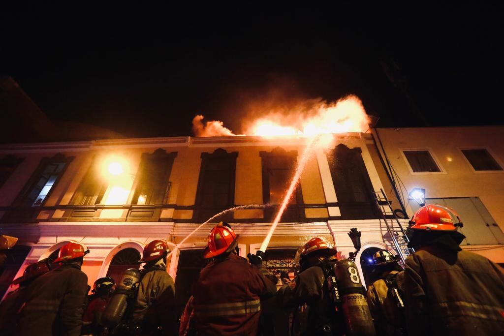 Cercado de Lima: Se registra incendio de código 3 en casona del Centro de Lima. (Fotos: César Grados @photo.gec)
