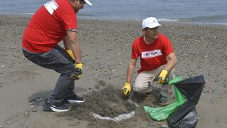Programa voluntariado participa de limpieza en playa de Huanchaco