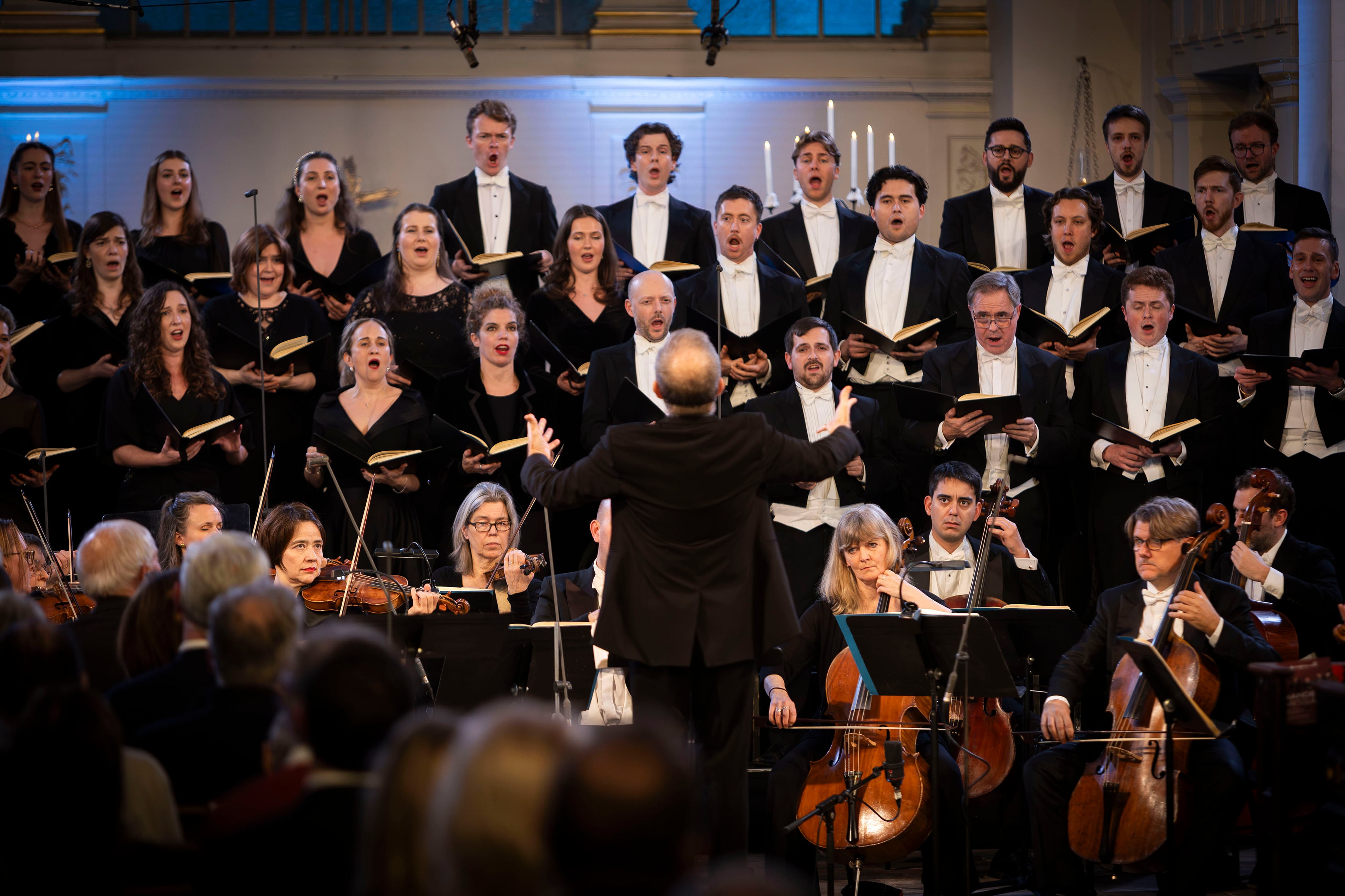 Date: Tuesday 16 December 2025
Venue: St Martin-in-the-Fields
Concert: Handel Messiah
Artists: Monteverdi Choir & Orchestra
Christophe Rousset Conductor
English Baroque Soloists
Ana Vieira Leite soprano
Sarah Connolly Alto
Andrew Staples Tenor
Will Thomas Bass