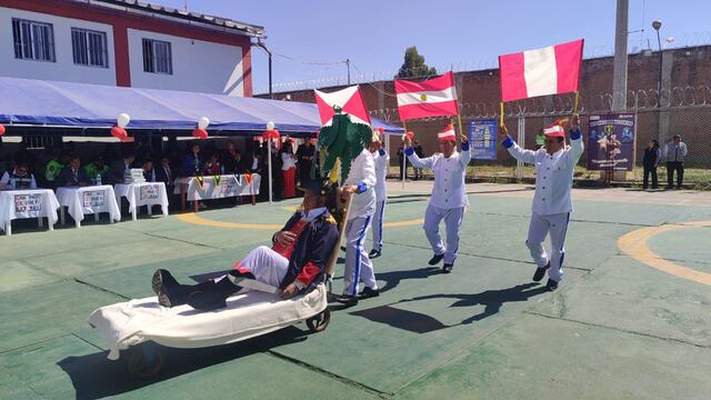 Desde el penal de Huancayo, el espíritu de patriotismo que no puede ser encerrado (FOTOS)