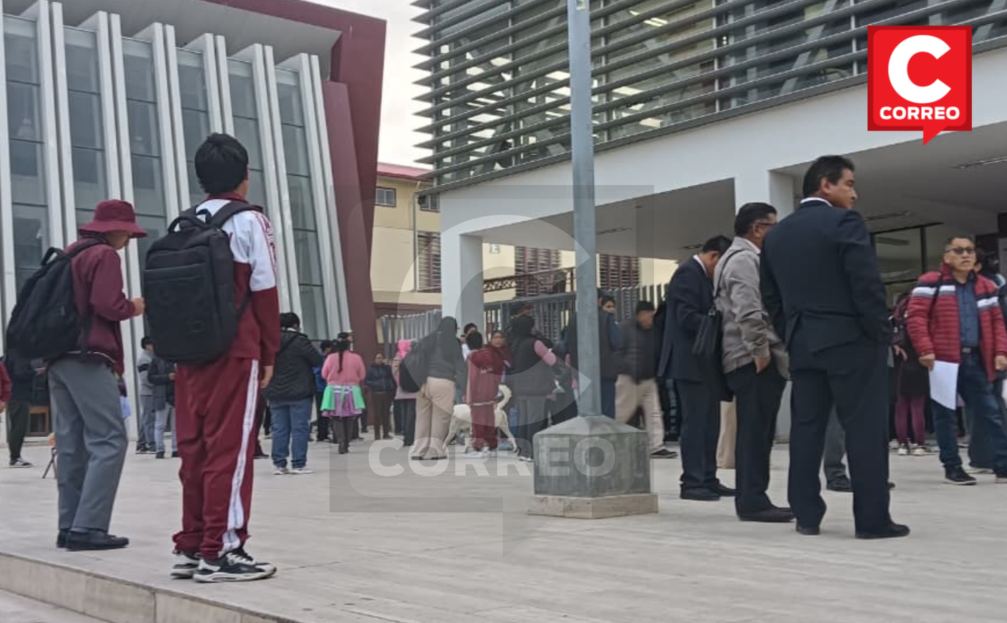 Denuncian cobro de “cupos” al interior de colegio Santa Isabel de Huancayo